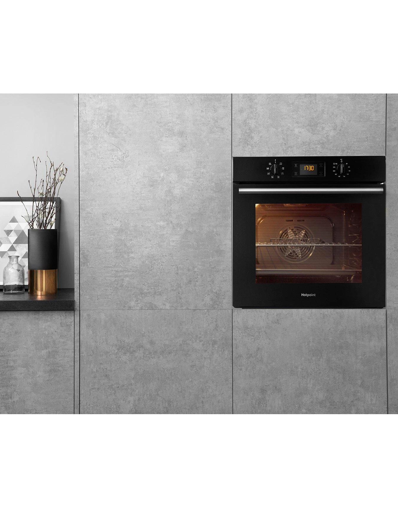 Hotpoint Class 2 SA2540HBL 60cm Built-In Single Electric Oven - Black - Image 3