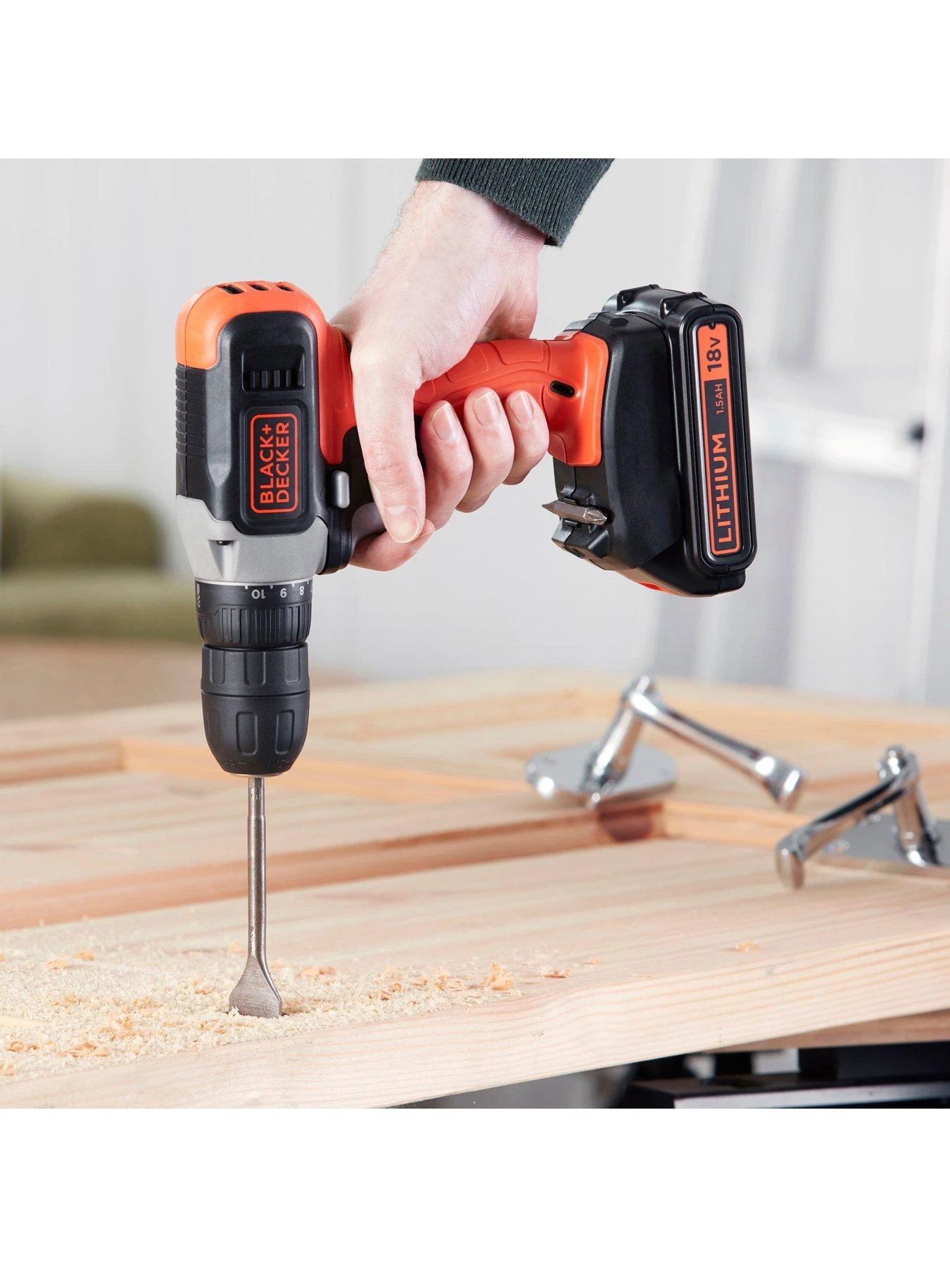 Black & Decker 18V Drill Driver BCD001C1-GB - Image 2