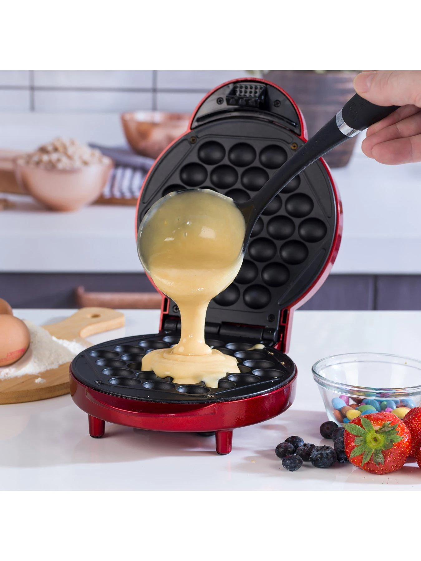 Giles & Posner Bubble Waffle Maker Machine With Serving Cones - Image 3