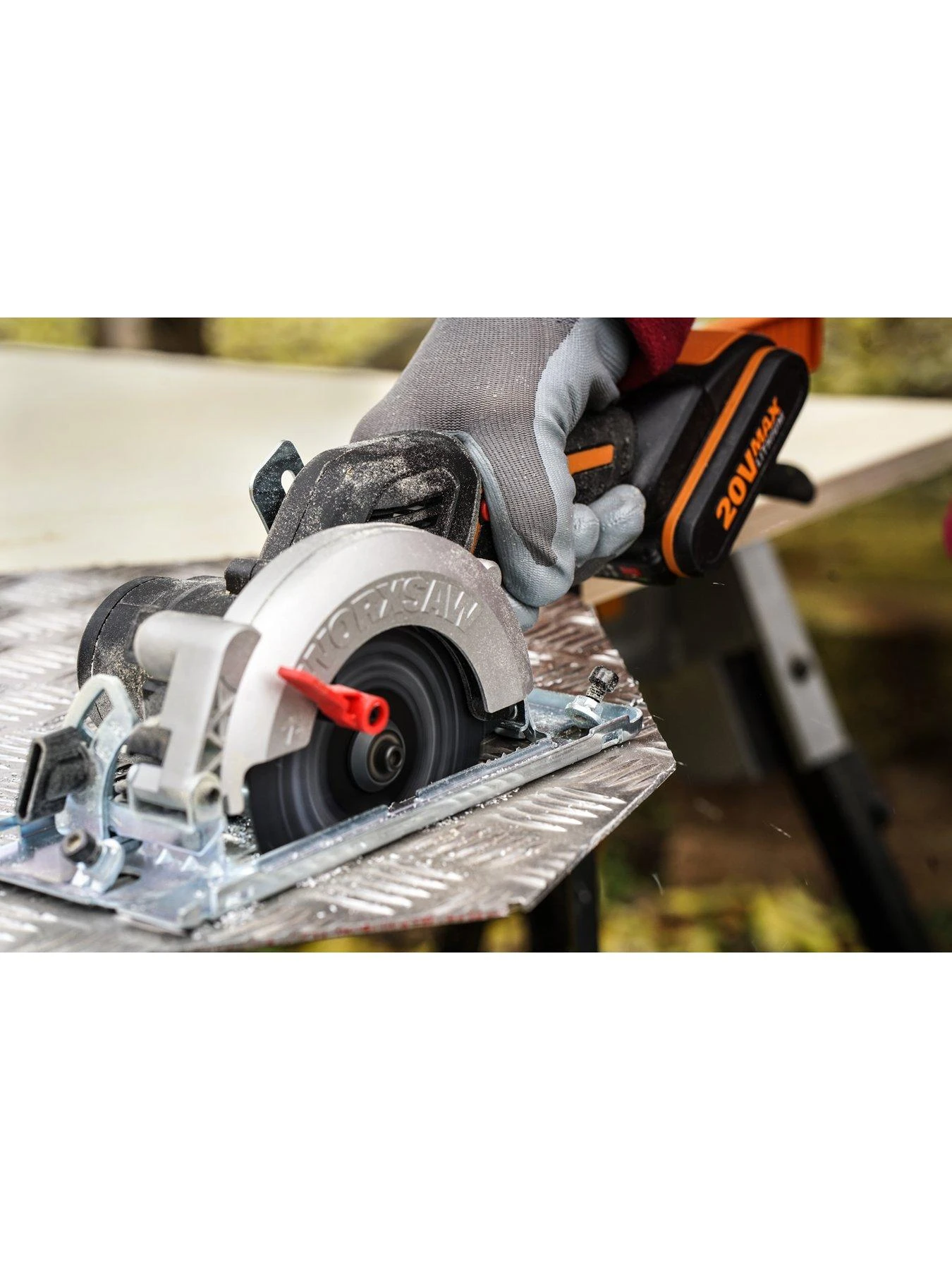 Worx WX531 18V (20V MAX) XL WORXSAW Brushless 46mm Compact Circular Saw - Image 4