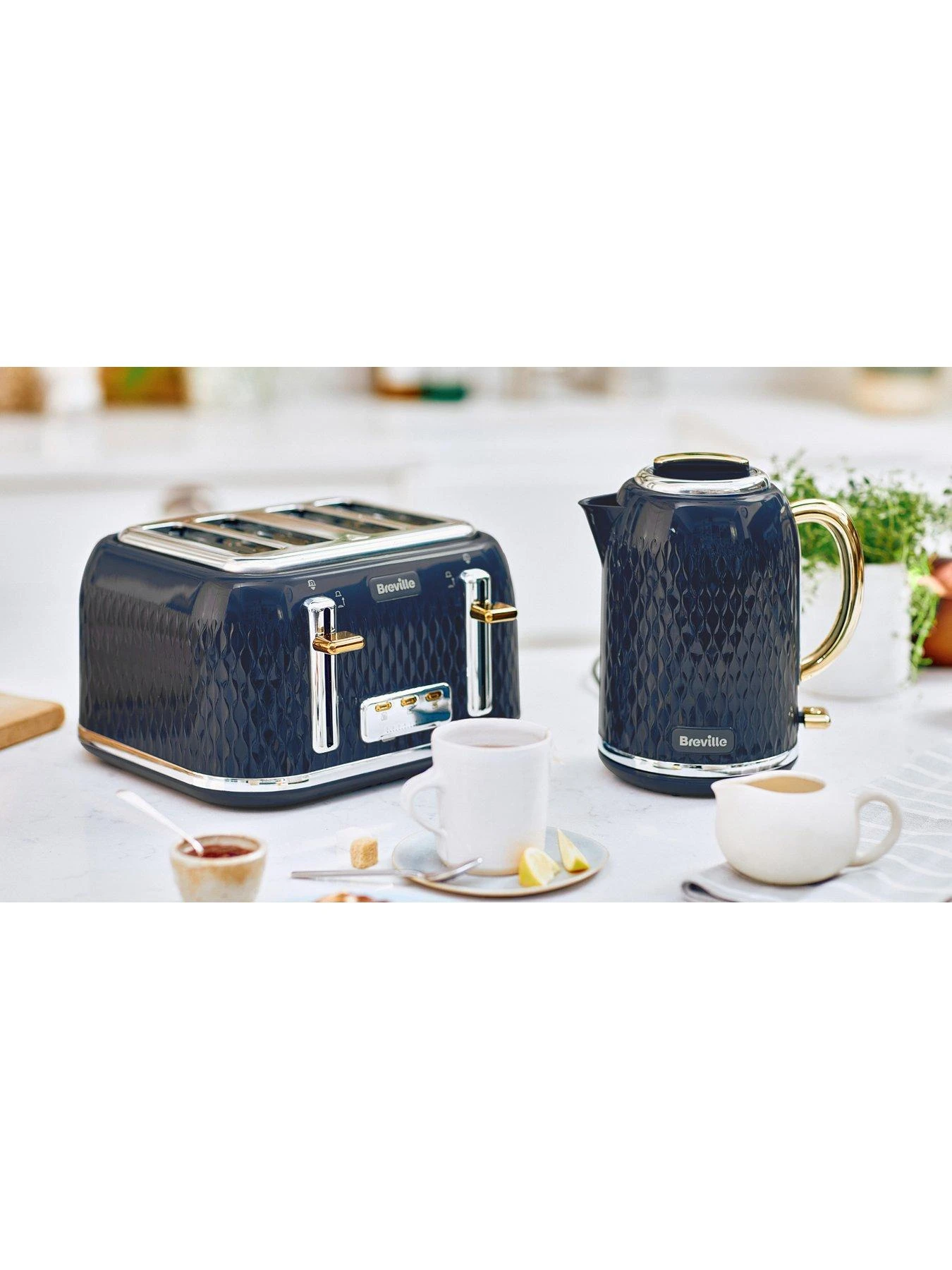 Breville Curve 1.7L Jug Kettle - Navy & Gold - Image 6