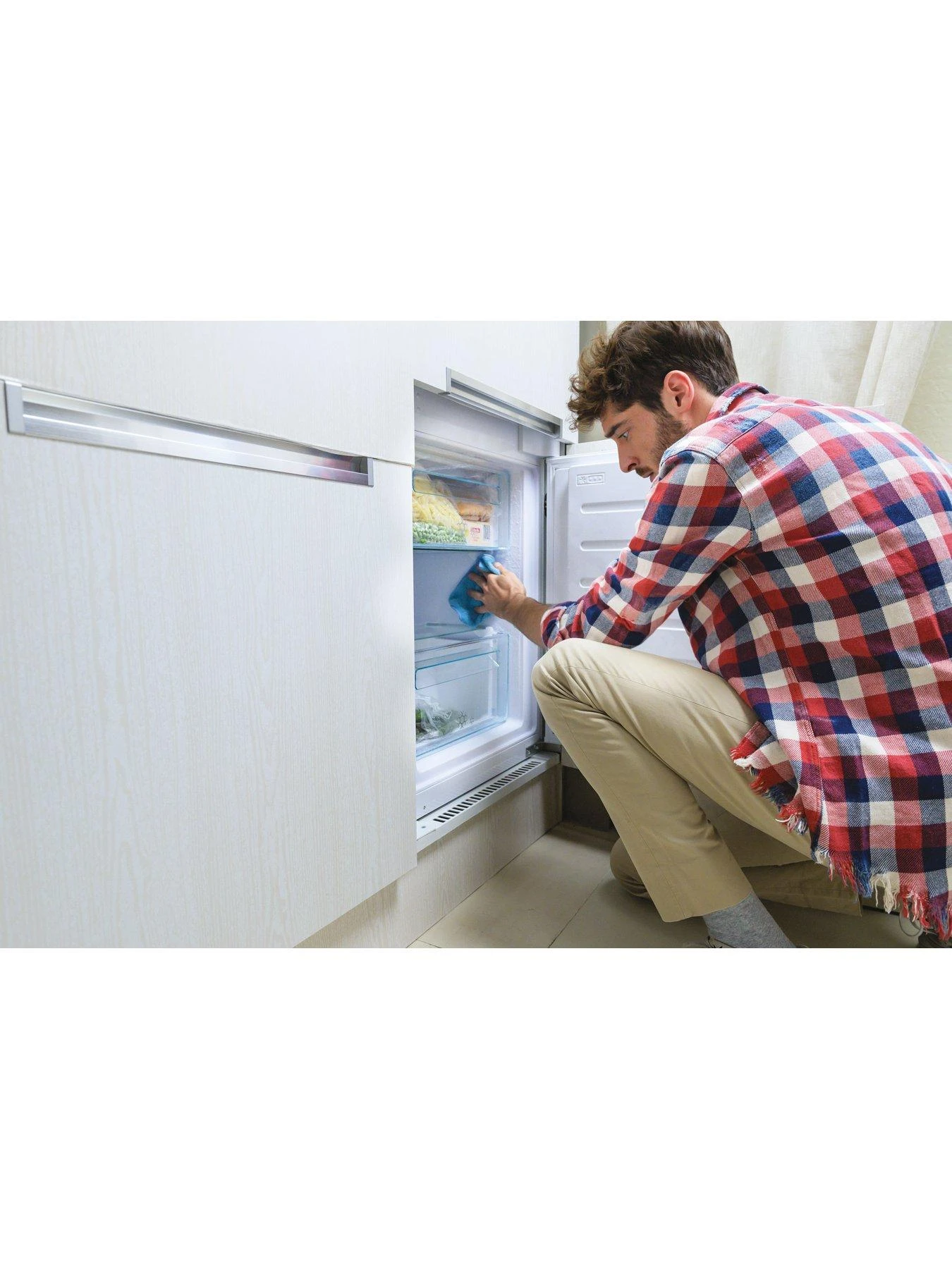 Candy CBL3185FK Integrated Low Frost Fridge Freezer 70/30 Split, 177cm High - White - Image 5