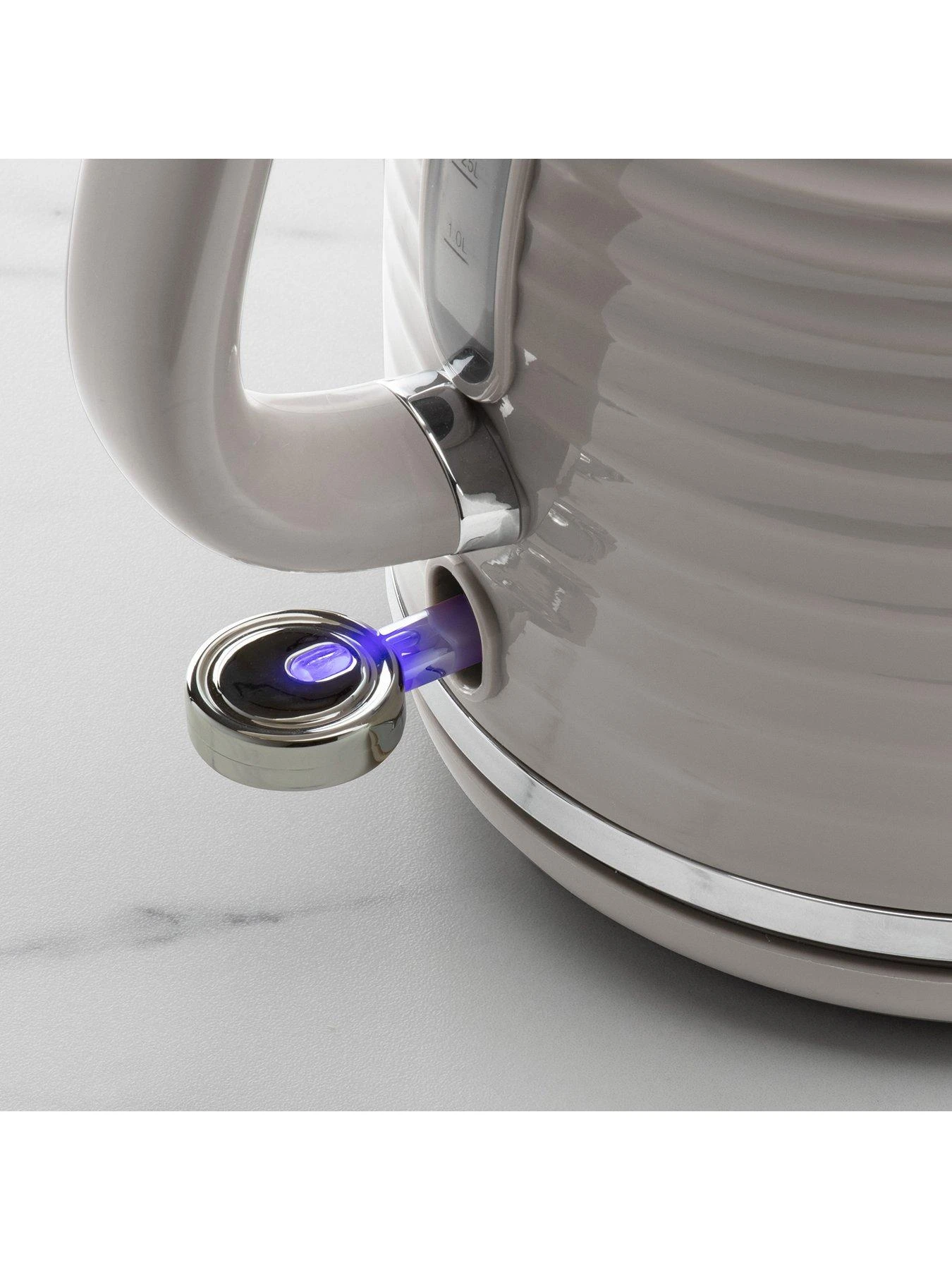 Daewoo Sienna 1.7L 3kW Jug Kettle - Taupe - Image 4