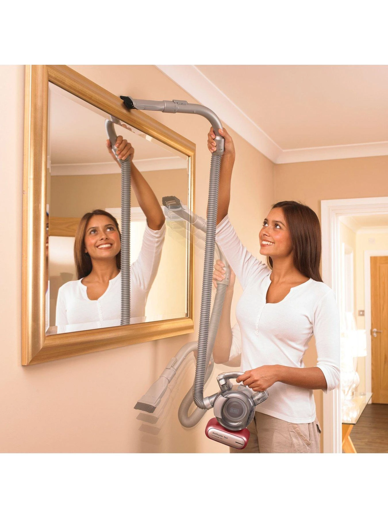 Black & Decker BLACK+DECKER 10.8V Cordless Dustbuster Flexi Hand Vacuum PD1020L-GB - Image 4